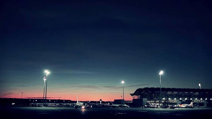 Aeropuerto de Madrid Barajas por la noche