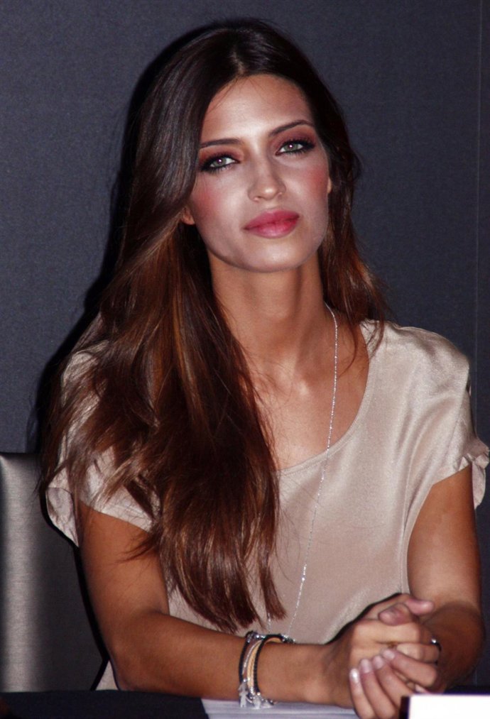 Sara Carbonero Presenta Las Nuevas Pulseras De Lotus 