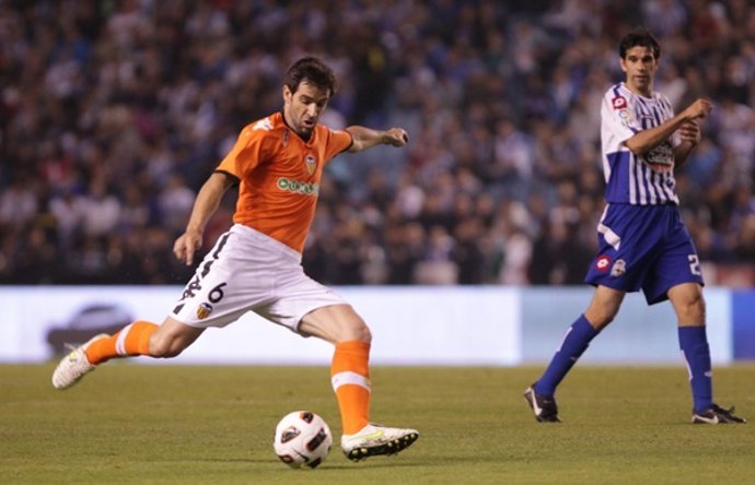 El Centrocampista Del Valencia David Albelda