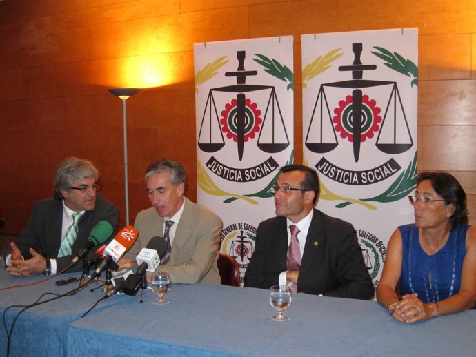 El Ministro De La Presidencia En La Asamblea Nacional De Graduados Sociales