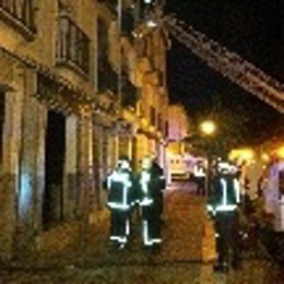 Los Bomberos De La Comunidad De Madrid Atienden Un Incendio En Aranjuez