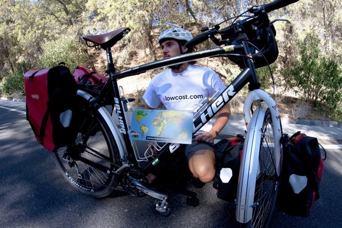 El Gaditano Shindo Salvo Dará Vuelta Al Mundo En Una Bicicleta Que Él Construyó