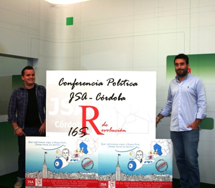 Olivan Y Mayoral Con Los Carteles De La Conferencia Política Y De La Campaña Sob