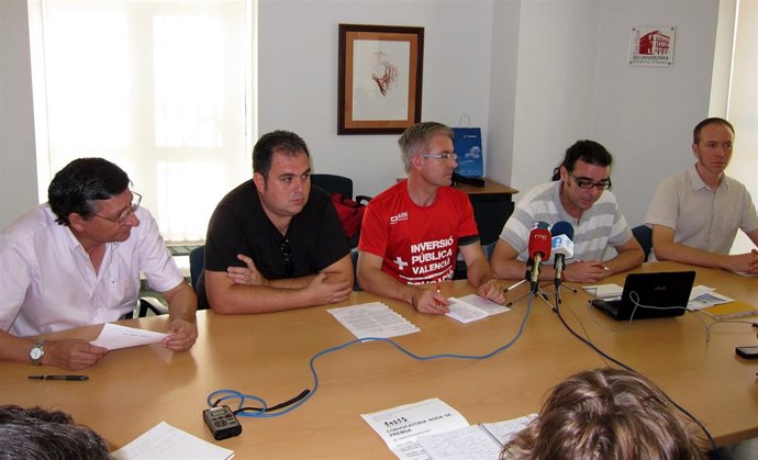 Representantes De La Plataforma En Defensa Enseñanza Pública