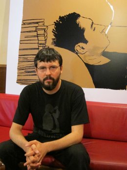 El Escritor Enrique Rubio, Autor De 'Tania Con I 56 Edición'