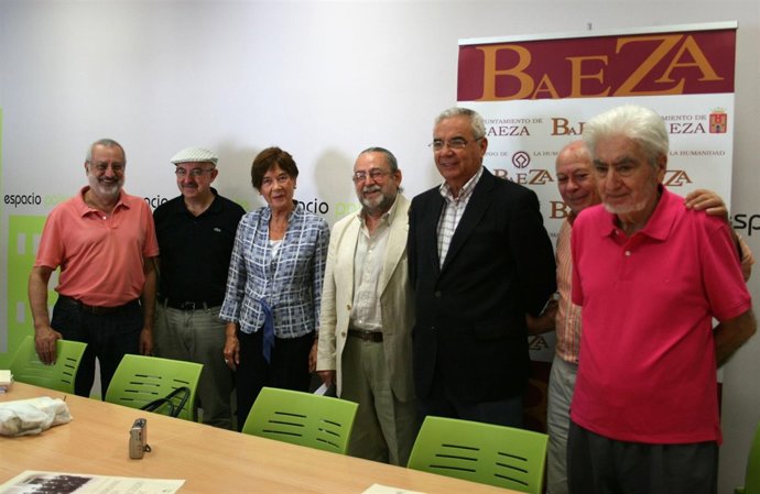 Marín, Junto Con El Jurado Del XV Premio De Poesía Antonio Machado En Baeza.