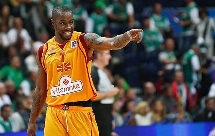 El Base Macedonio Bo Mccalebb, Líder De Su Selección