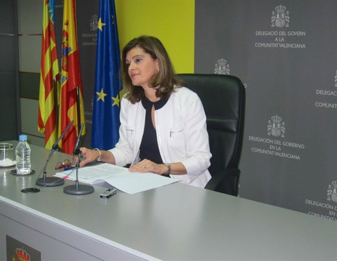 Botella En La Rueda De Prensa