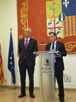 El Presidente De La DPZ Y El Consejero De Política Territorial E Interior