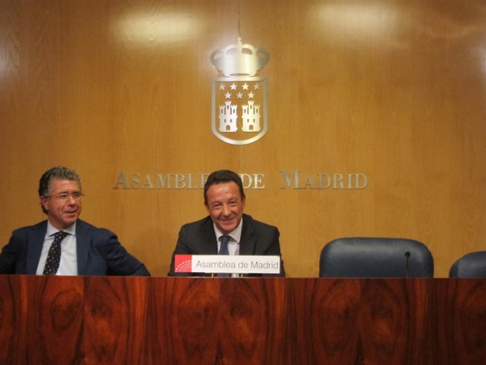 Francisco Granados E Íñigo Henríquez De Luna En La Asamblea De Madrid