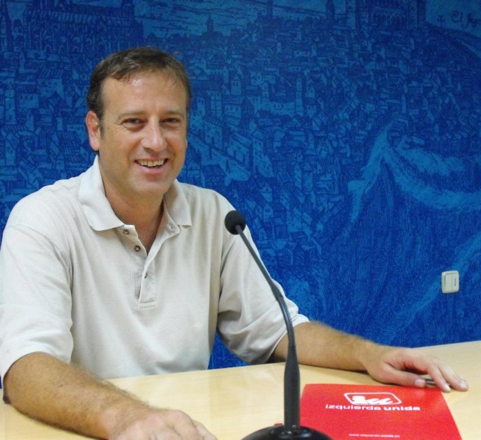 El Edil De IU, Aurelio San Emeterio