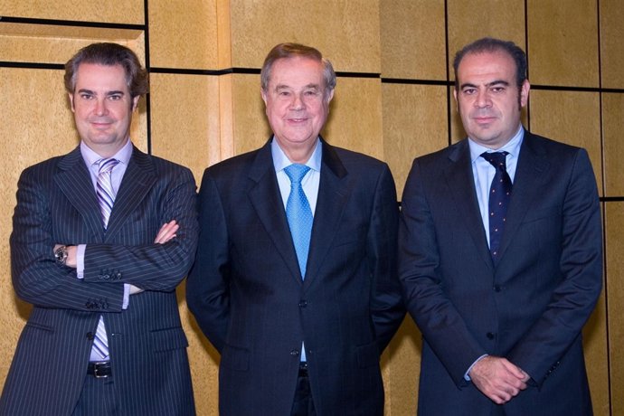 El Presidente Fundador Gabriel Escarrer Julia Y Sus Dos Hijos