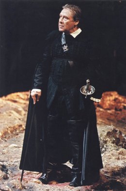 El Actor Jordi Dauder Durante Una Función