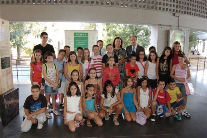Visita De Alumnos A La Estación De Autobuses De Córdoba