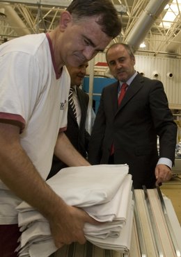 Cabré En La Visita Al Centro Especial De Empleo De La ONCE En Puzol.