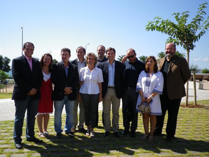 Miembros Del Equipo De Gobierno Inauguran La Fase B De La Façana Marítima