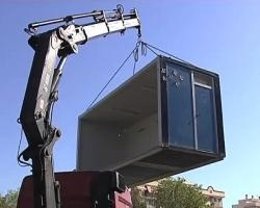 Retirada De Las Aulas Prefabricadas En La Vall D'uixò