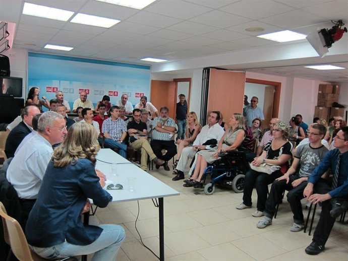 Caldera ,Durante La Presentación De La Ponencia Marco En Salamanca