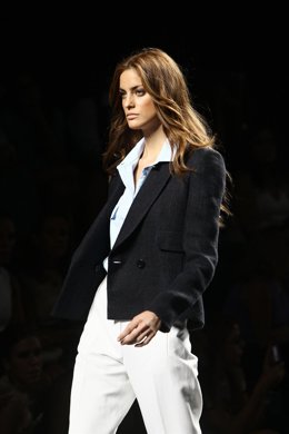 Una Modelo De Ángel Schlesser En Cibeles