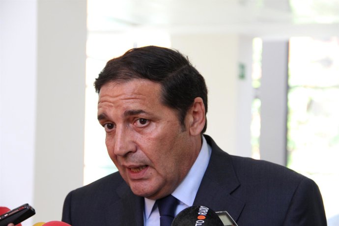 El Consejero De Sanidad De Castilla Y León, Antonio María Sáez Aguado