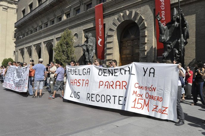 Concentración De Trabajadores De FCC Y Movimiento 15M