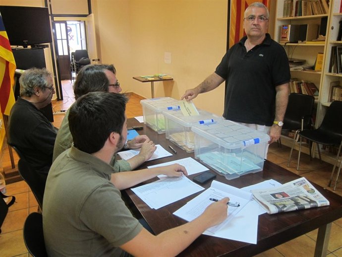 Votación De Primarias En ERC En Una Sede De Barcelona