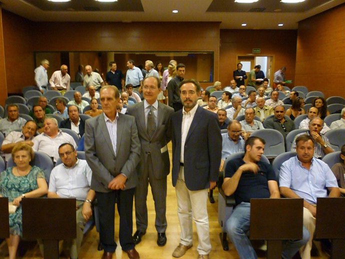 Díaz Trillo Entrega Concesiones Comunidades Regantes