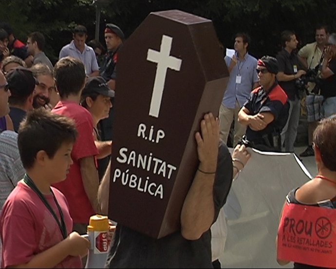 Manifestantes Reciben A Artur Mas A Su Llegada