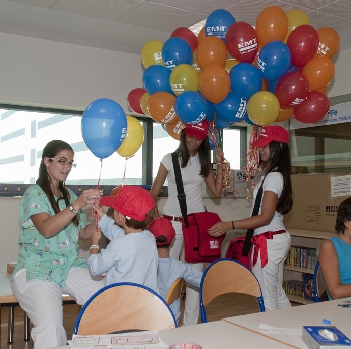 Visita De Personal De EMT A Cuatro Centros Sanitarios De Valencia.