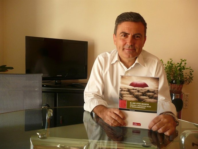 Saura Con Su Libro 'Sí, Hay Otra Manera'