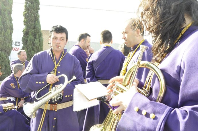 Un grupo de cofrades de Zaragoza