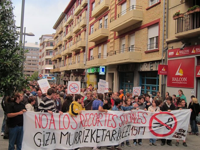 Manifestación En Pamplona Contra Los Recortes Sociales.