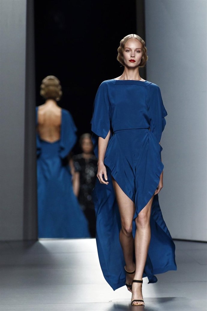 Modelo De Juanjo Oliva En Cibeles