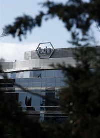 Economía.- Roche deja de suministrar medicinas a algunos hospitales griegos y no descarta hacerlo en España
