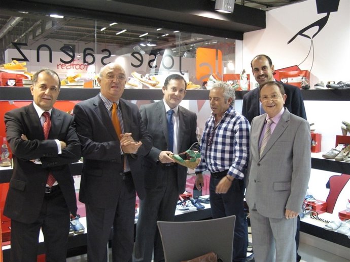 Erro, Ruiz Alejos Y Doménech, Entre Otros, Durante La Visita