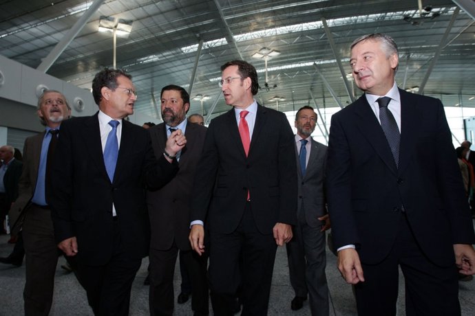 alberto nunez feijoo preside o acto de presentacion da nova terminal do aeroport