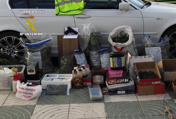 Cuatro Detenidos Por La Venta De Marihuana En Los Corrales Y Martín De La Jara