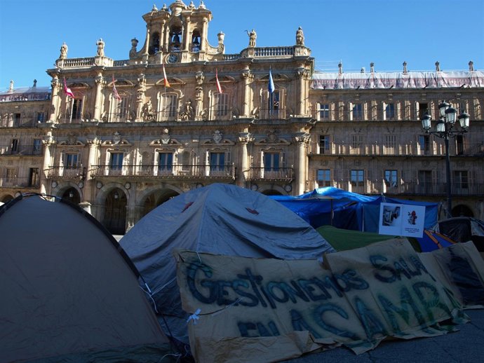 Acampada En La Plaza Mayor De Salamanca