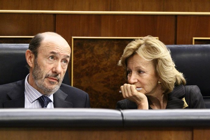 Rubalcaba Y Salgado En Sus Escaños En El Congreso