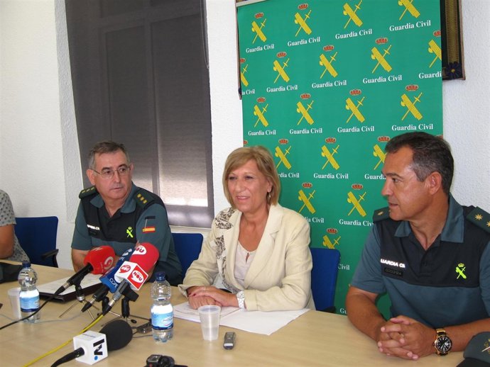 Encarna Llinares Y El Coronel De La Comandancia De Alicante