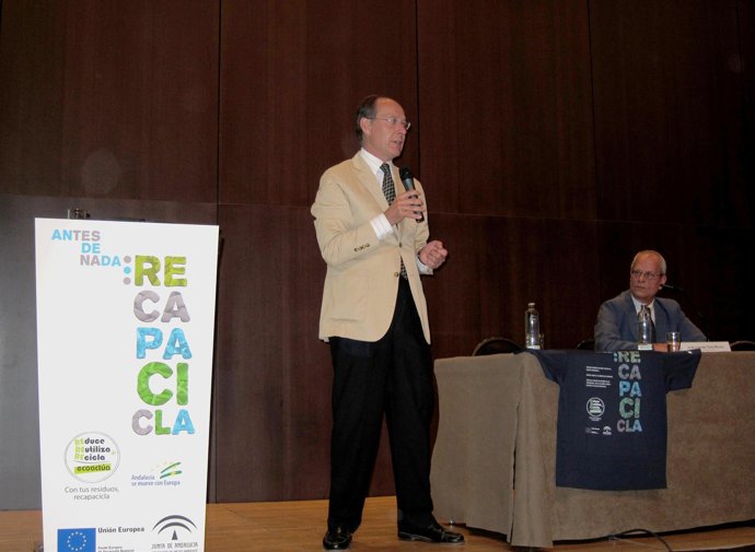 Consejero De Medio Ambiente, Díaz Trillo, En La Presentación De La Campaña 