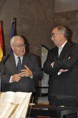Amado Franco Junto Al Presidente De Las Cortes