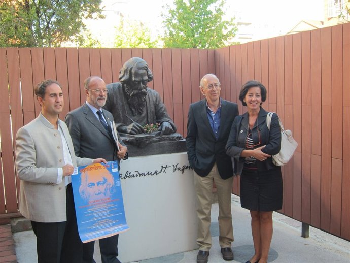 Guillermo Rodríguez, León De La Riva, Luis Santa Y Mercedes Cantalapiedra