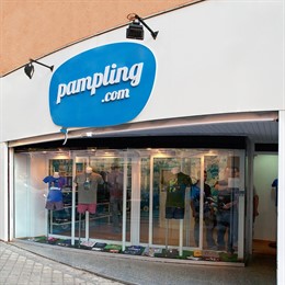 Exterior De La Primera Tienda De Pampling.Com En El Barrio Madrileño De Moncloa