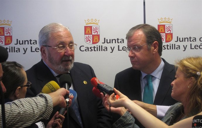 Silván Y El Presidente De La Federación De Caza De Cyl, Santiago Iturmendi