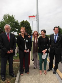 Carmen Moriyón, Segunda Por La Derecha