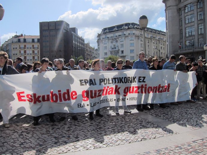 Concentración En Bilbao Contra La Sentencia Del Caso Bateragune