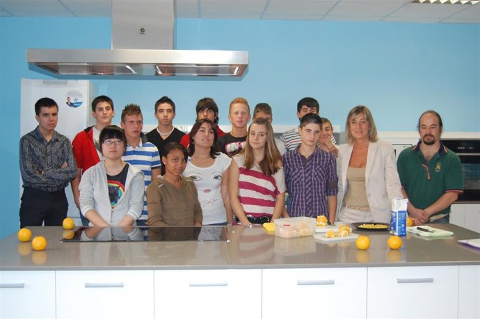 La Concejal De Educación Y Los Alumnos