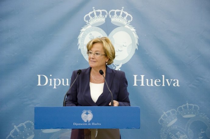 La Presidenta De La Diputación Provincial De Huelva, Petronila Guerrero.