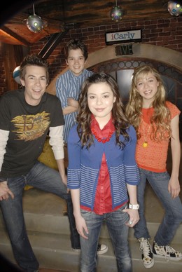 Protagonistas De La Serie Infantil Carly